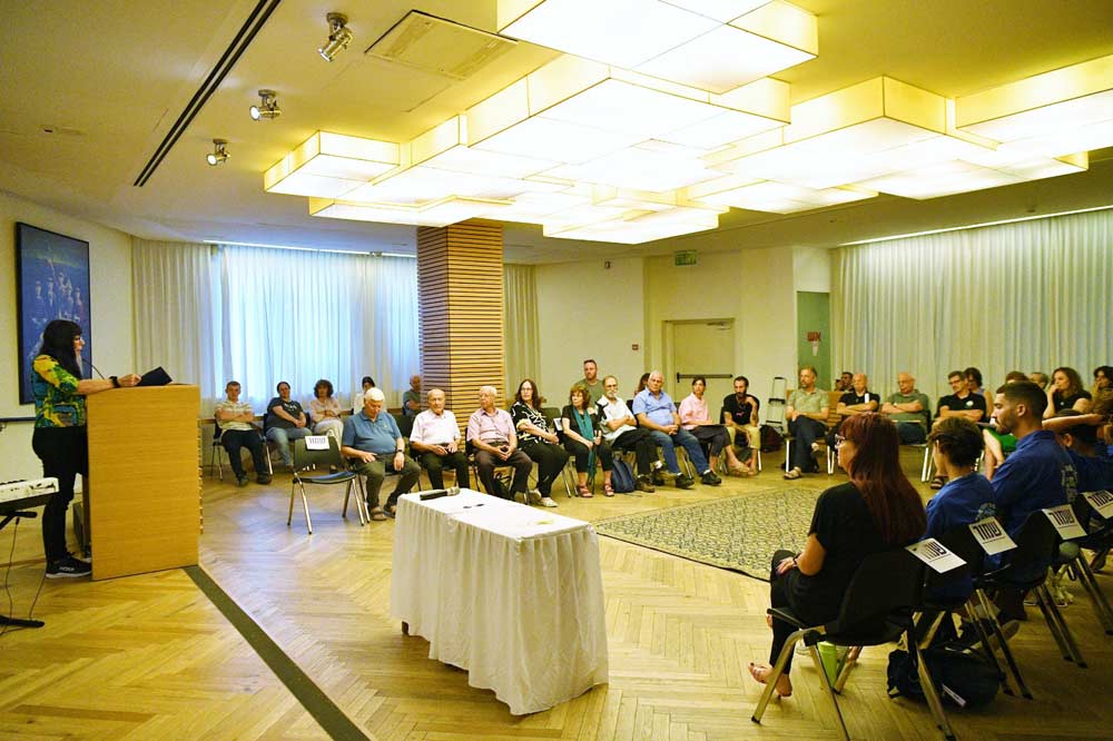 משמאל לימין: הגב' אביבה שפיגלשט